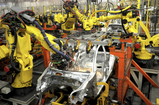 工业机器人与金属成形机床的集成应用
